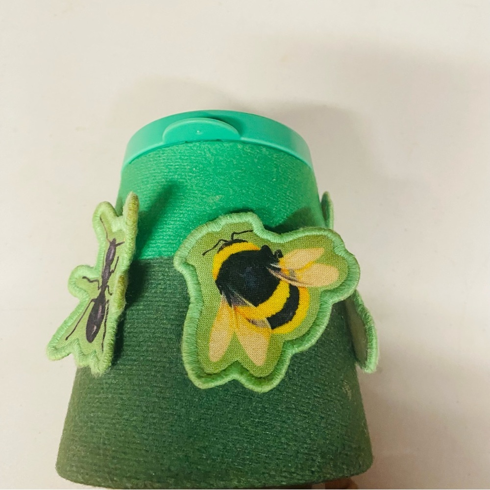 Lovevey Fuzzy Bug Shrub from the Adventurer Playkit - Picture 2 of 3